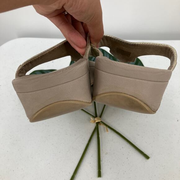 FitFlop Gold Beige Faux Jewels Lulu Toe-Post Lightweight Flip Flop Sandal Shoes - Picture 8 of 11